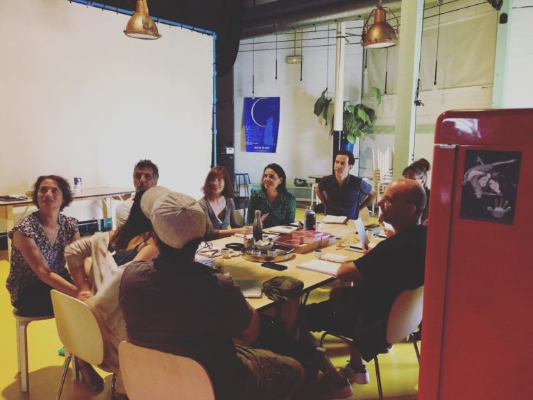 Photo de La compagnie Passe Muraille est arrivée au Loup