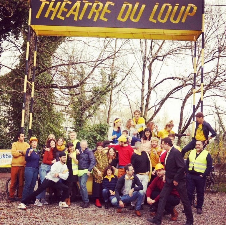 Photo de Les Loups vous souhaitent une lumineuse année 2020 !