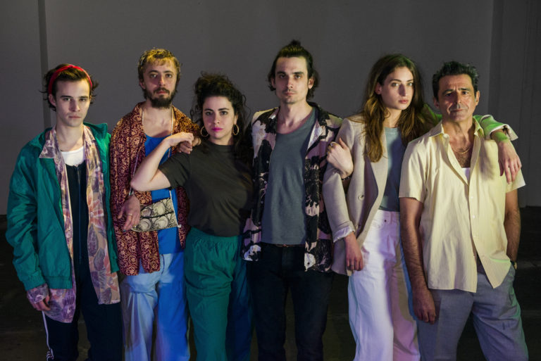 Photo de "Vous êtes ici" : l'équipe de République éphémère au travail sur le plateau du Loup pour une "désintégrale" à découvrir (peut-être) fin juin à la Comédie de Genève !