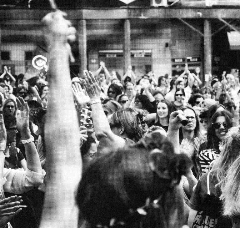 Photo de Dans les médias: Quoiqu'il arrive. Respire.